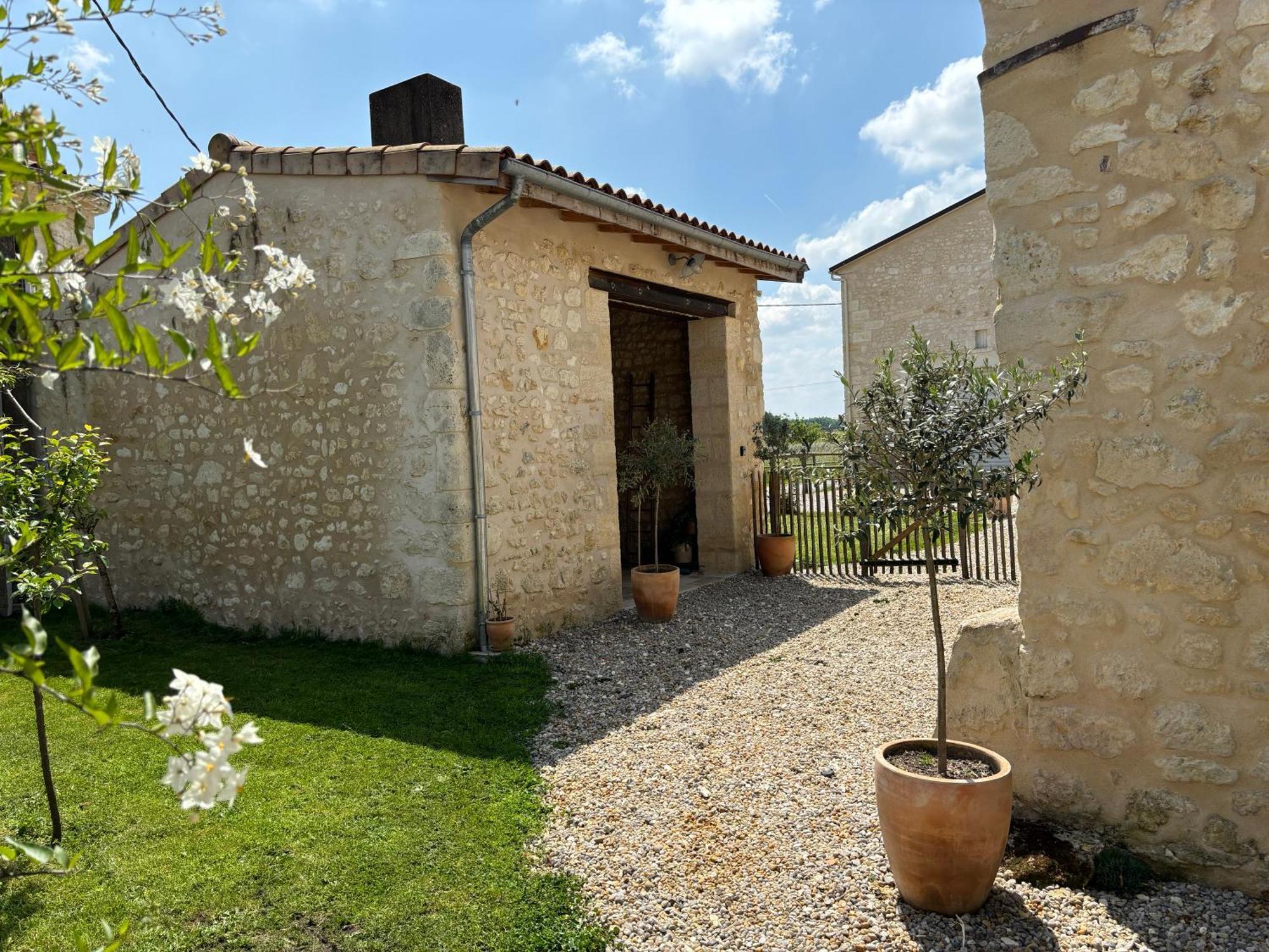 Chateau La Fon Du Berger Saint-Sauveur  Екстер'єр фото